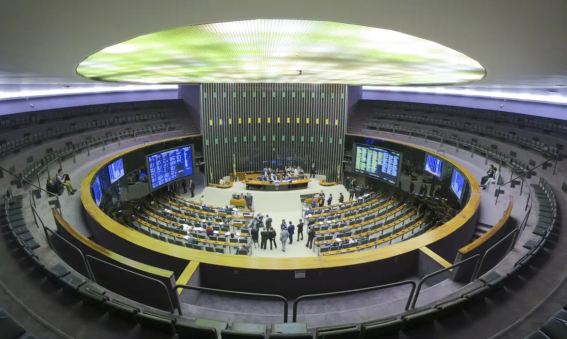 Câmara dos Deputados aprova texto-base que regula a Reforma Tributária