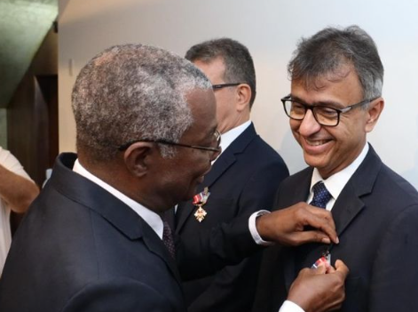 André Curvello é condecorado com a Medalha do Mérito da Casa Militar da Bahia