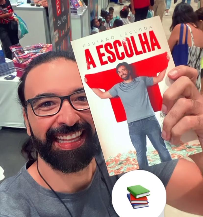 Dia do Escritor: bacharel em Psicologia Fabiano Lacerda relembra como sua experiência de vida o tornou escritor