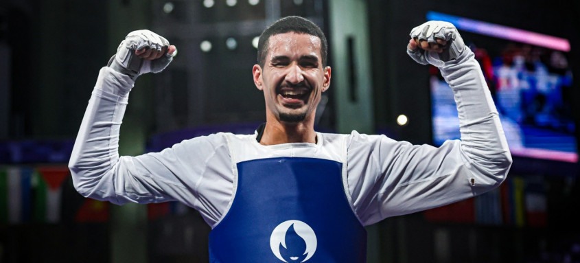 Edival Pontes conquista bronze para o Brasil no taekwondo