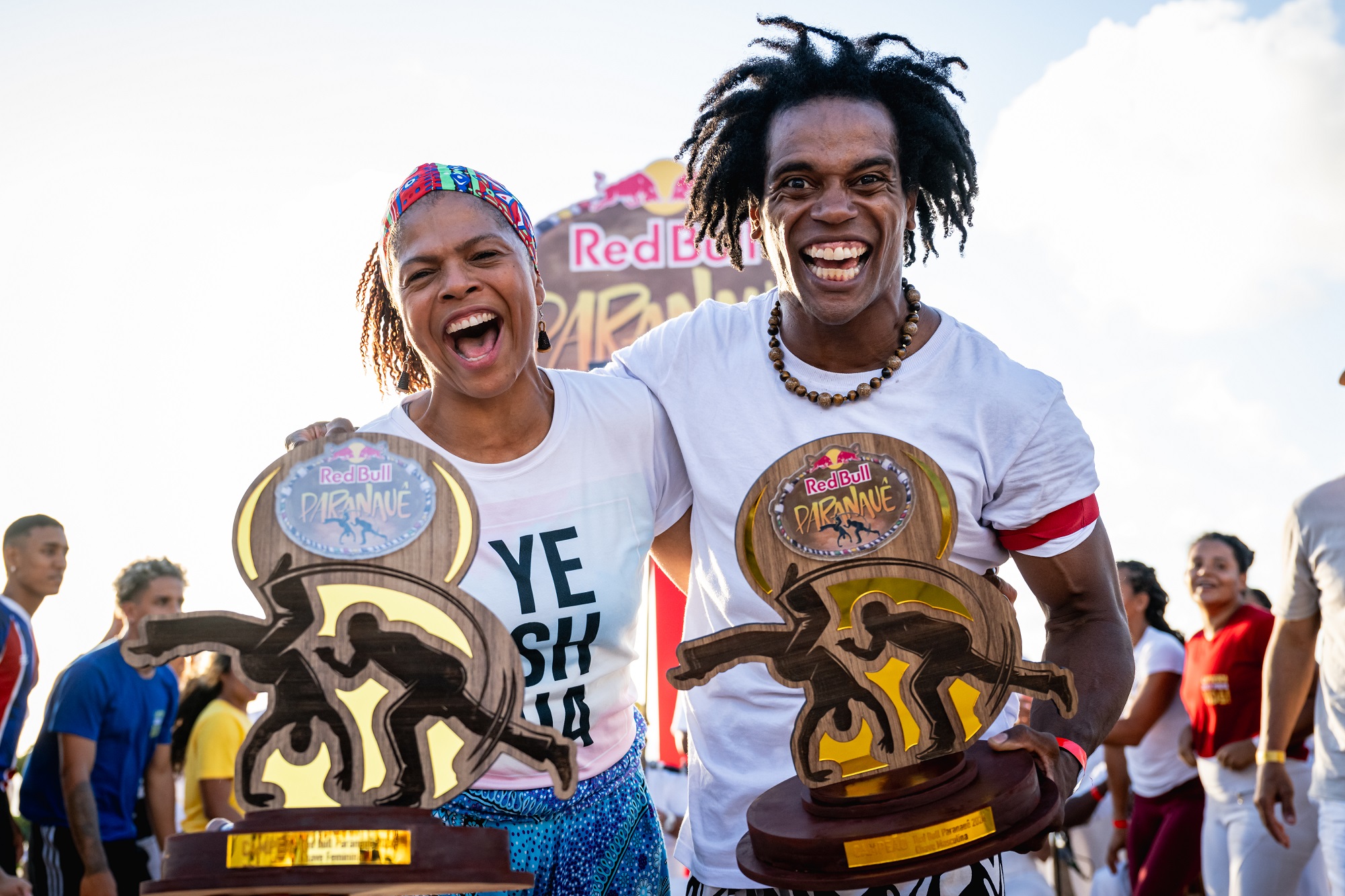 Baiana se consagra como a melhor capoeirista do mundo em palco histórico