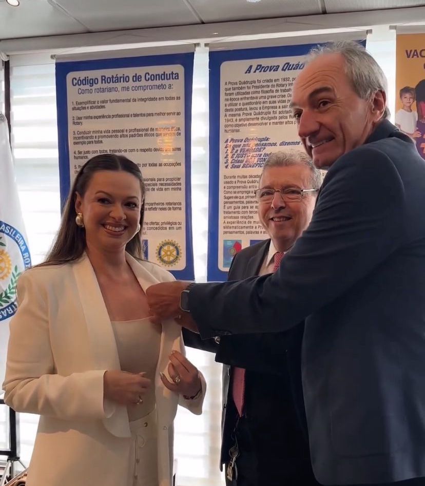 Isabela Suarez toma posse no Rotary Club Bahia em cerimônia marcada por homenagens