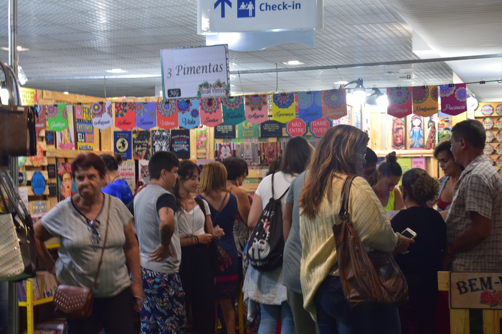 Salvador recebe feira de moda com expositores de todo o Brasil até domingo