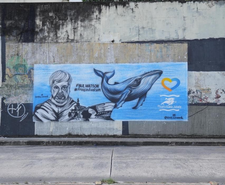 Mural homenageia Paul Watson e luta em defesa das baleias