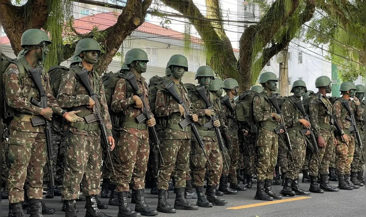 Celebração do 7 de Setembro reúne cerca de 10 mil pessoas em Salvador