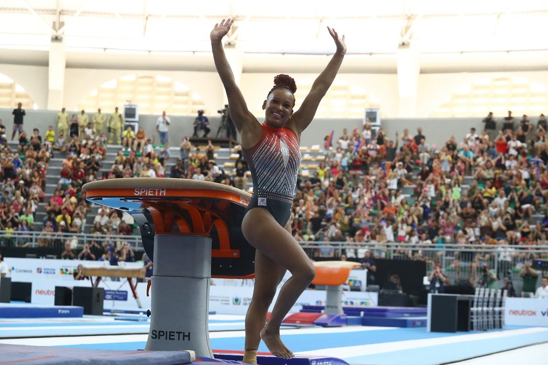 Rebeca Andrade conquista ouro nas barras assimétricas no Campeonato Brasileiro de Ginástica Artística