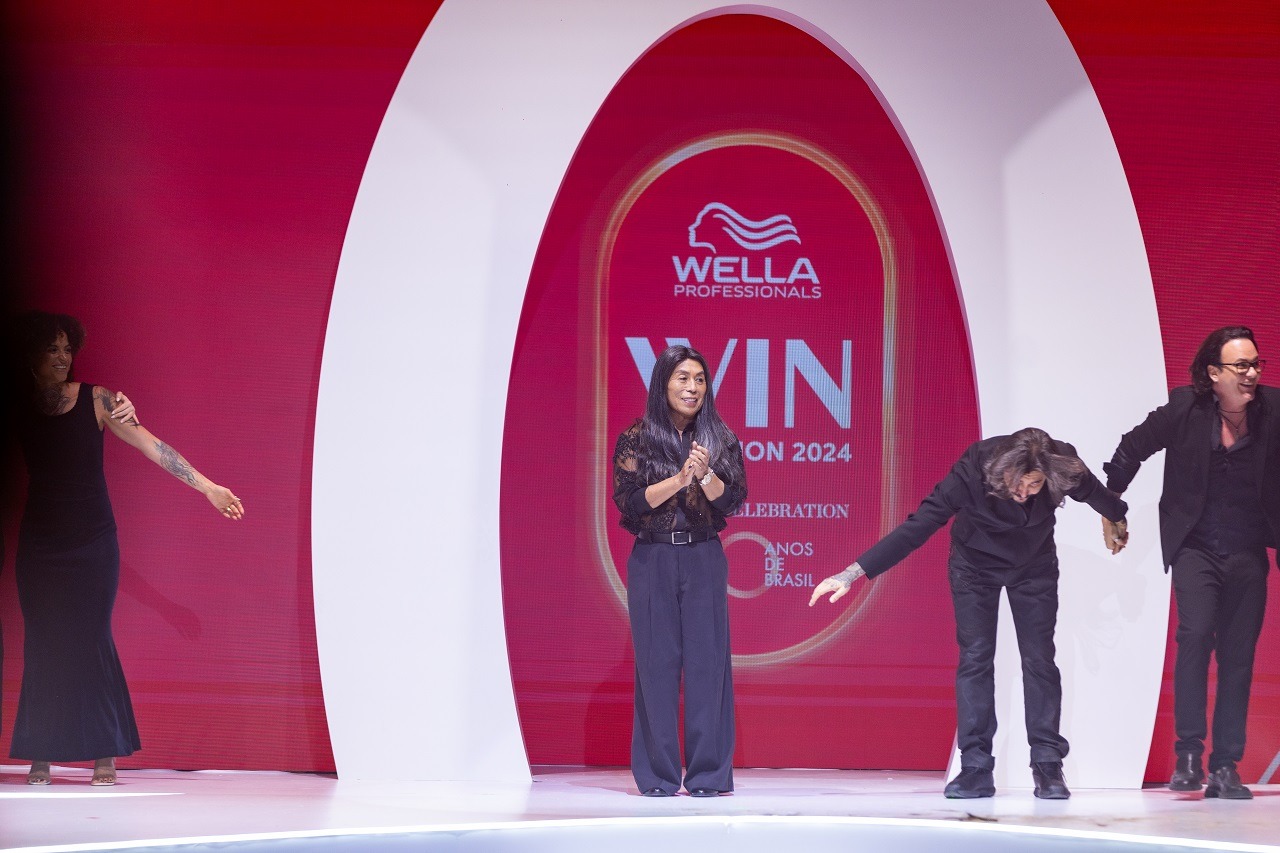 Celso Kamura assina desfile em celebração aos 70 anos da Wella no Brasil