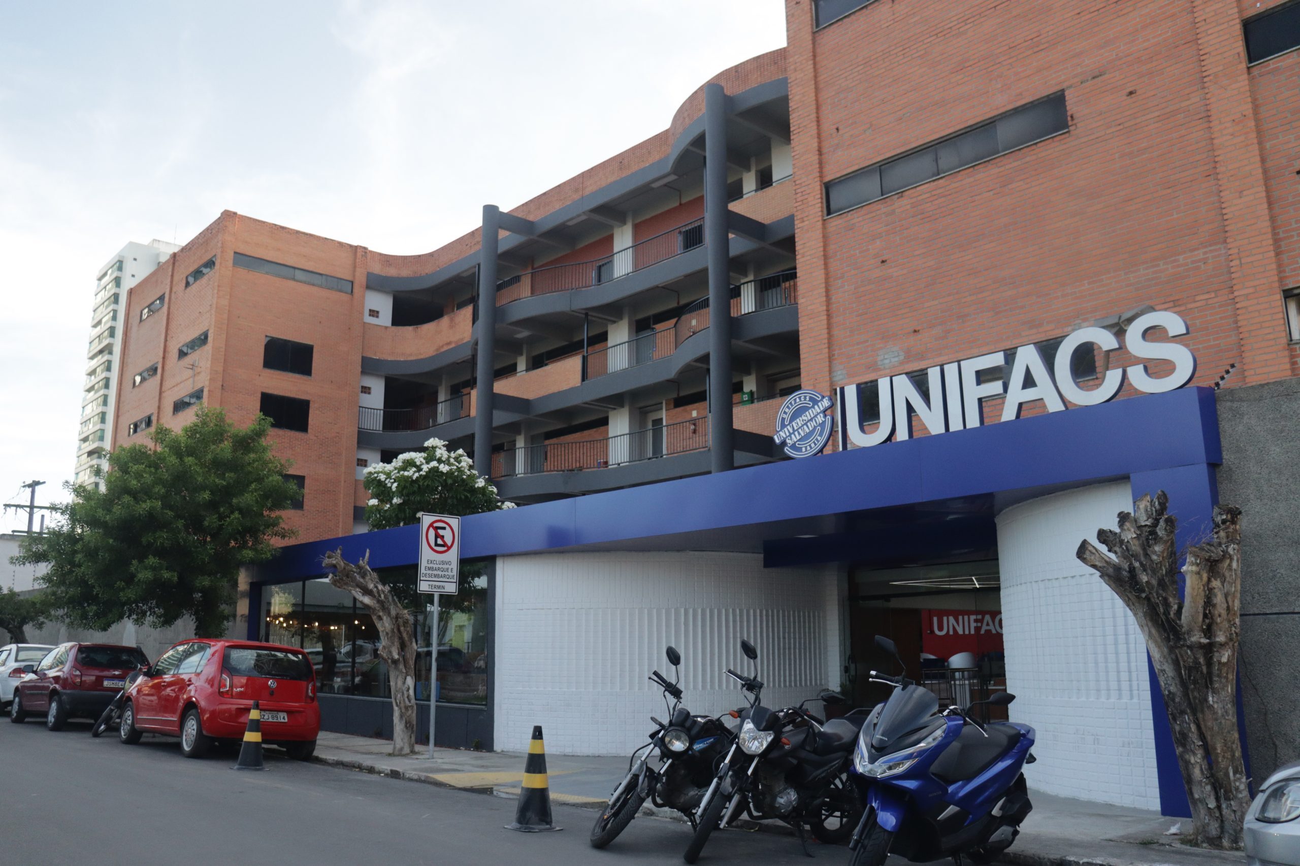 Universidade Salvador (UNIFACS) é listada entre as 100 melhores do Brasil em ranking internacional