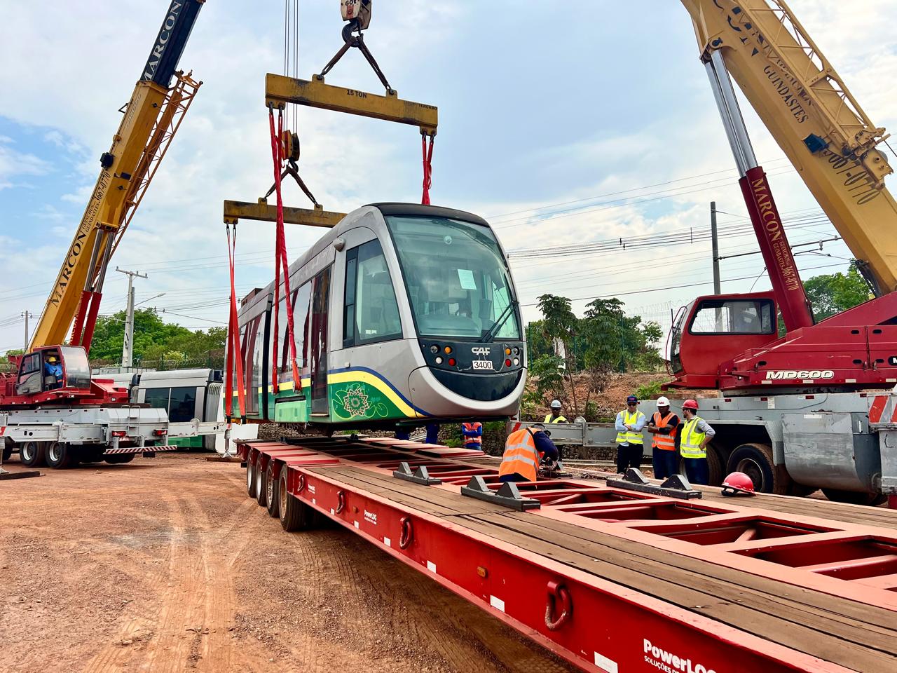 Transporte dos trens do VLT de Salvador e RMS em direção à fábrica em São Paulo é iniciado