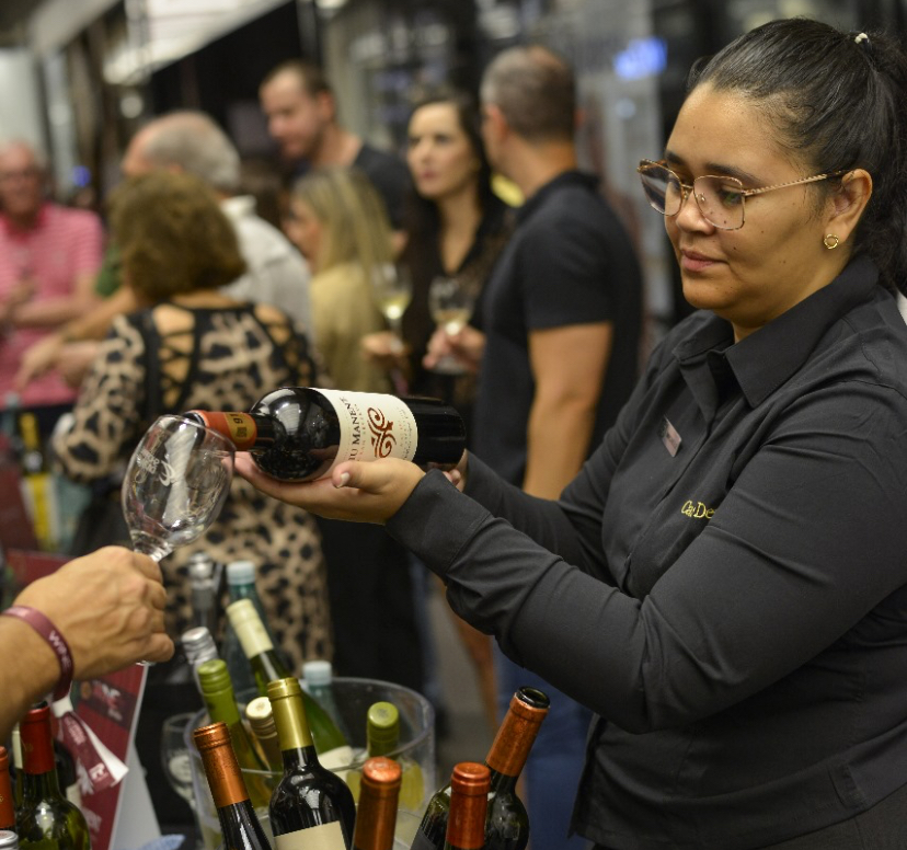 Wine Dez 2024 reúne expositores e  vinícolas internacionais no Shopping da Bahia