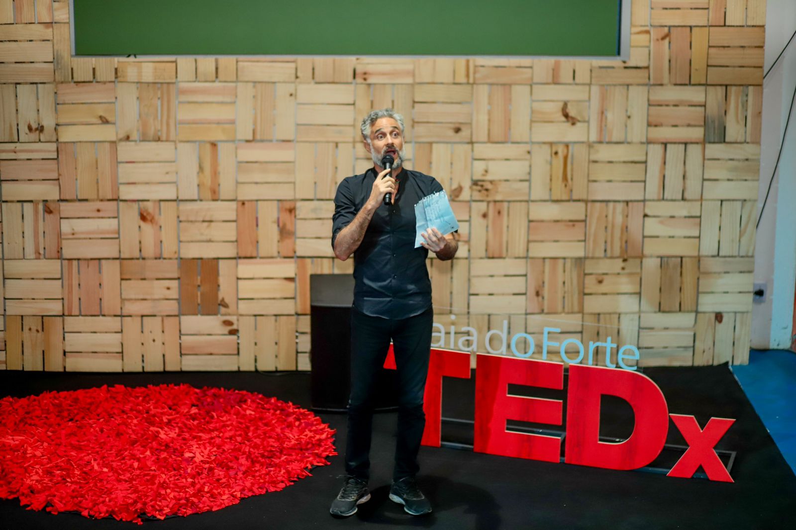 TEDx Praia do Forte retorna à Bahia em 2025 com novos talentos e diálogos transformadores