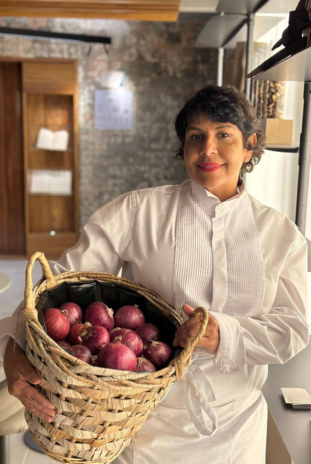 Restaurante Preta Tira Chapéu reabre com foco na gastronomia praiana e baiana