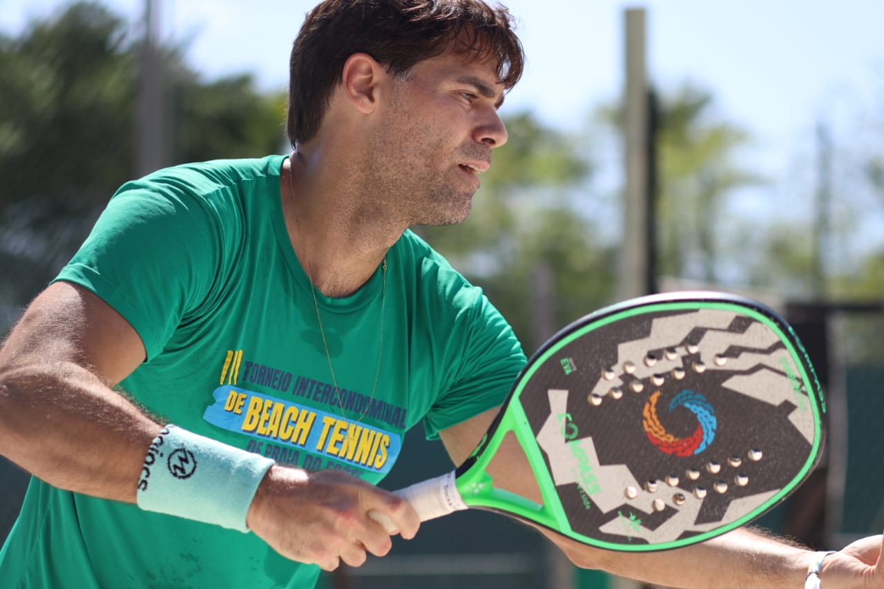 Praia do Forte: Torneio de Beach Tennis começa a definir finalistas na disputa masculina