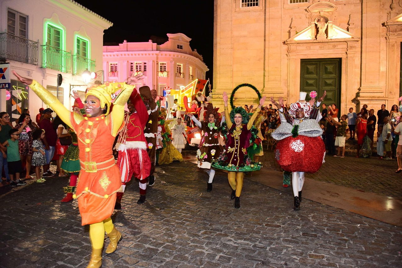 Natal Salvador 2024 transforma o Centro Histórico com túnel iluminado, atrações musicais e desfiles