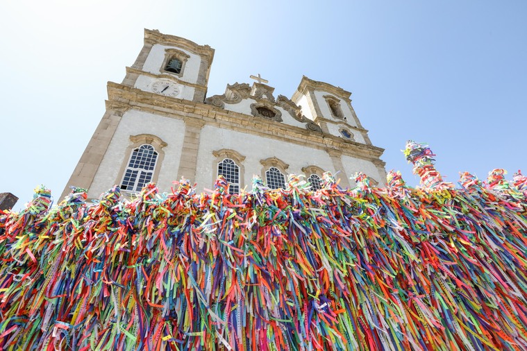 Fiéis celebram conquistas na tradicional ‘Sexta-feira da Gratidão’ no Bonfim