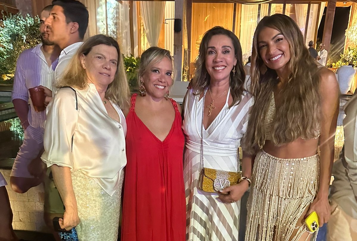 Réveillon reúne celebridades em noite de glamour e música com Carlinhos Brown na Bahia