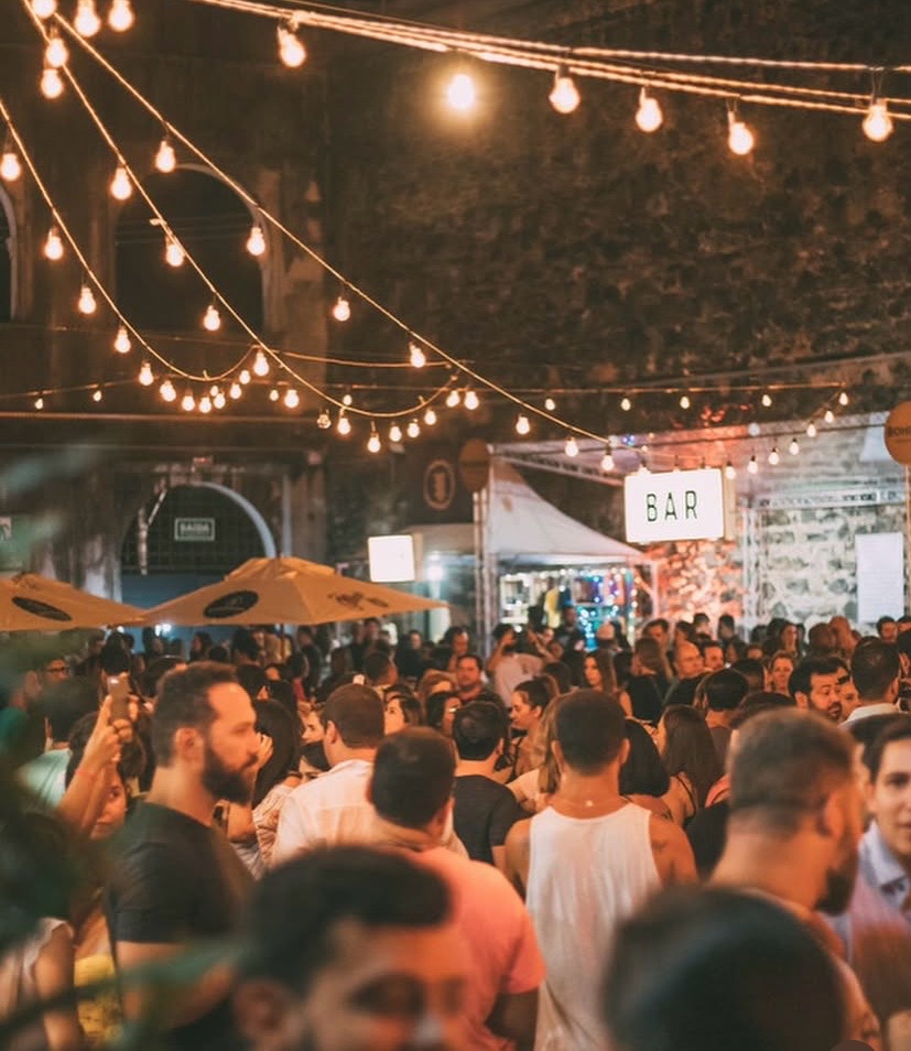 Biergarten inicia temporada de verão no Castelo Garcia D’Ávila em Praia do Forte