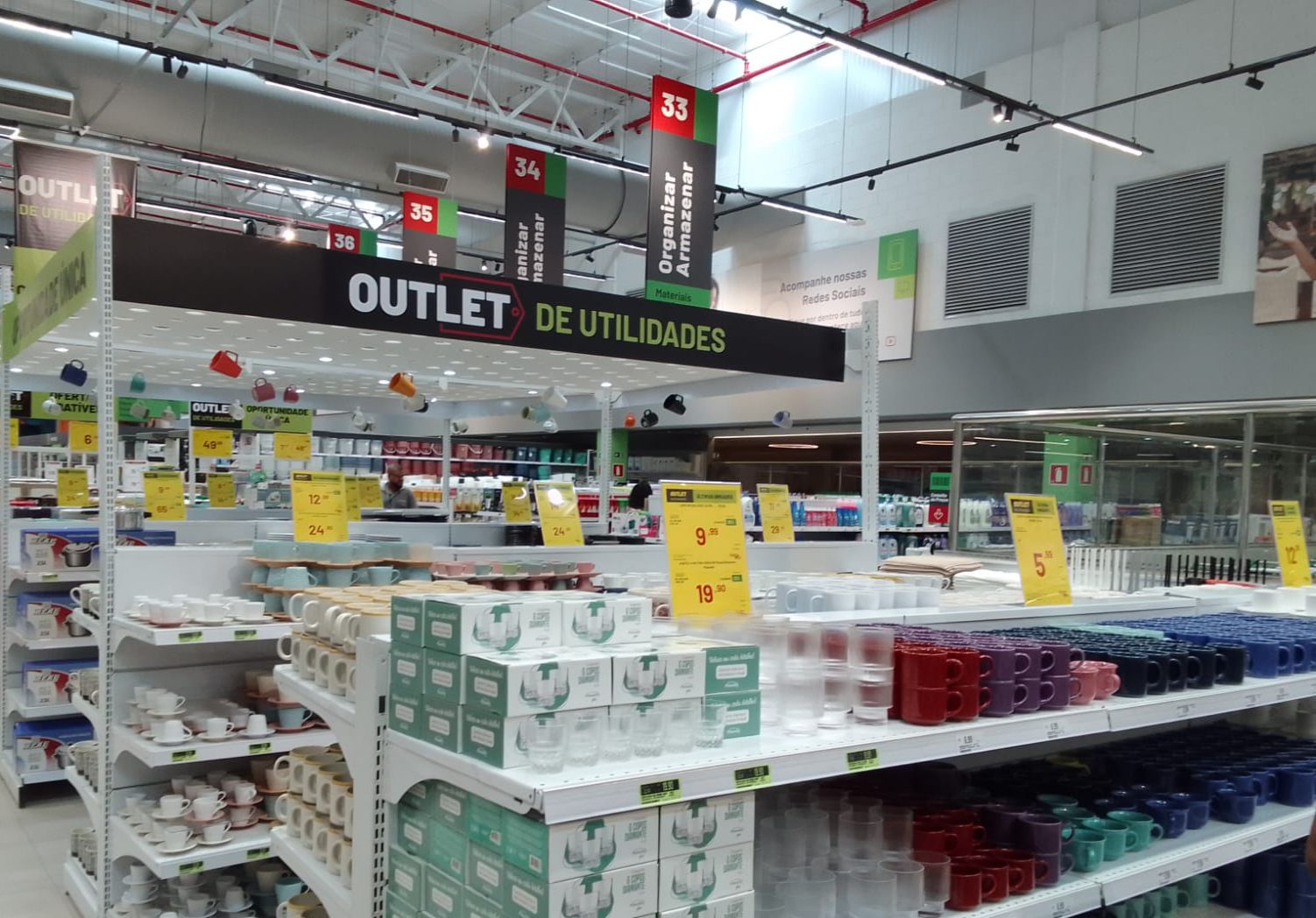 Ferreira Costa Barris inaugura outlet de utilidades para casa