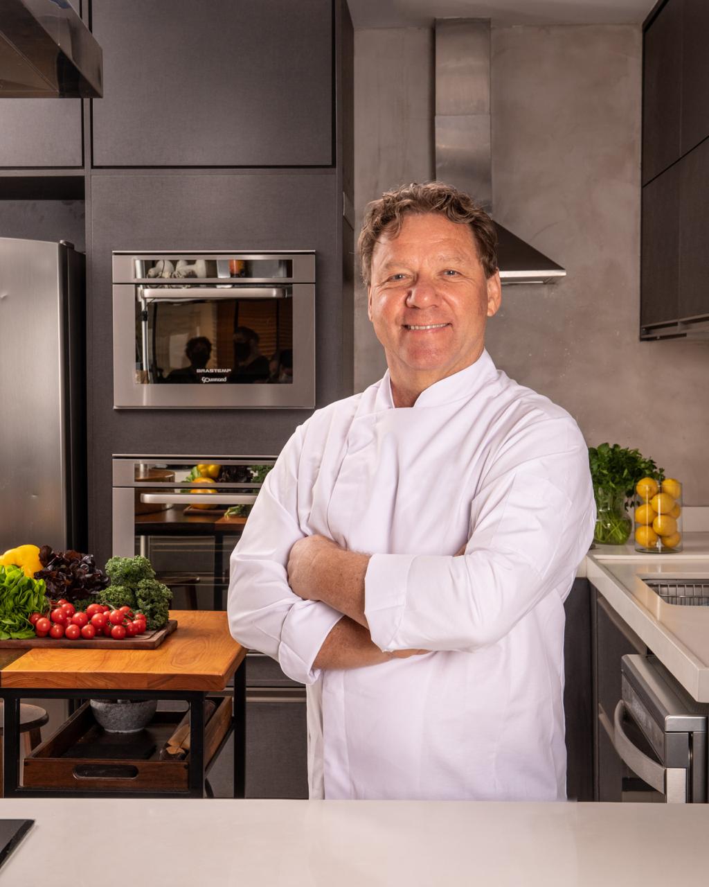 Claude Troisgros é o convidado do Perfil do Chef da edição 67 da Revista Let's Go Bahia
