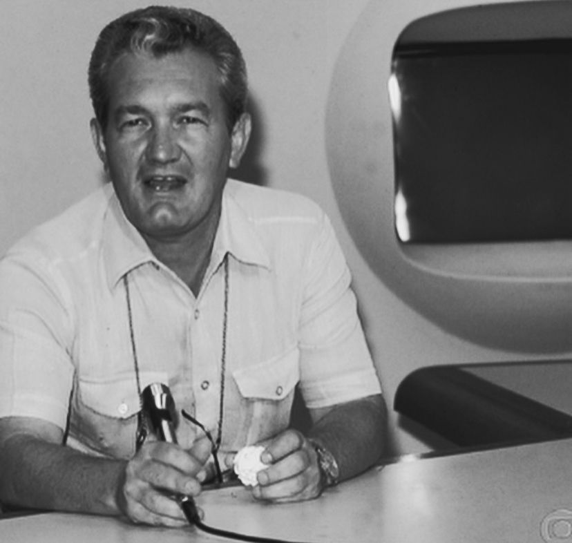 Morre Léo Batista, ícone do jornalismo esportivo brasileiro, aos 92 anos