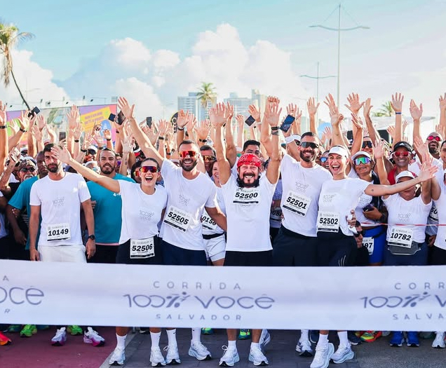 Bell Marques transforma orla de Patamares em Carnaval com Corrida 100% Você