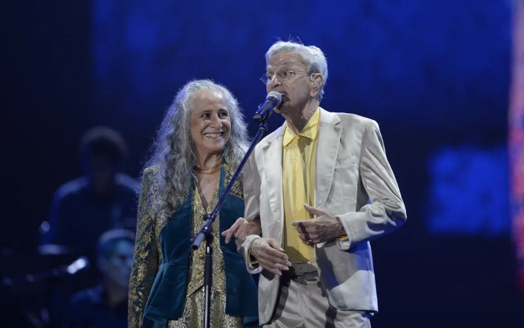Caetano e Bethânia emocionam público em segundo show na Bahia