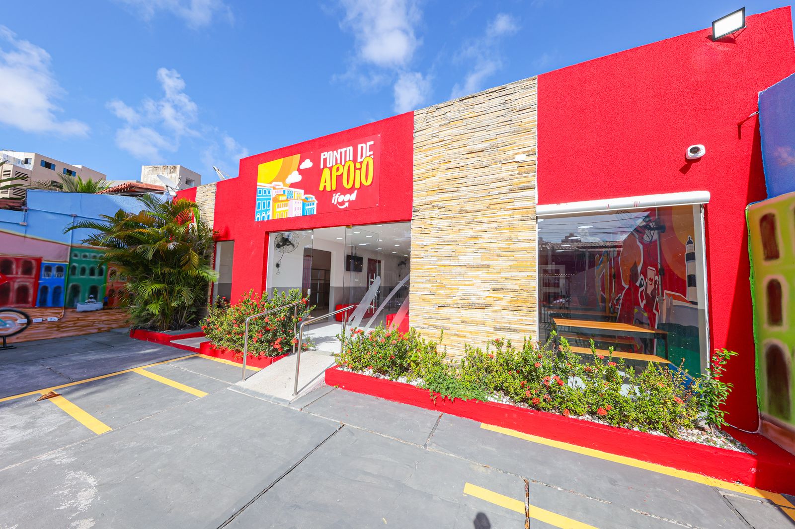 iFood inaugura primeiro Ponto de Apoio para entregadores em Salvador