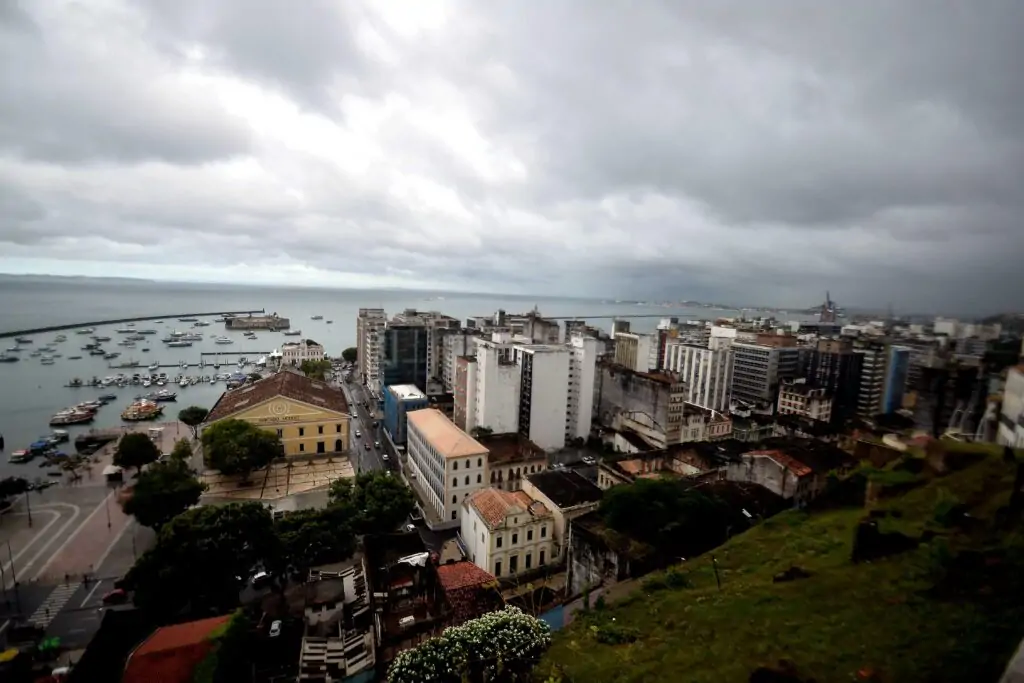 ​Previsão do tempo: feriado com chuva em Salvador