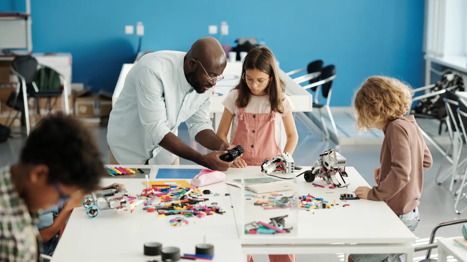 Educação com futuro na tela