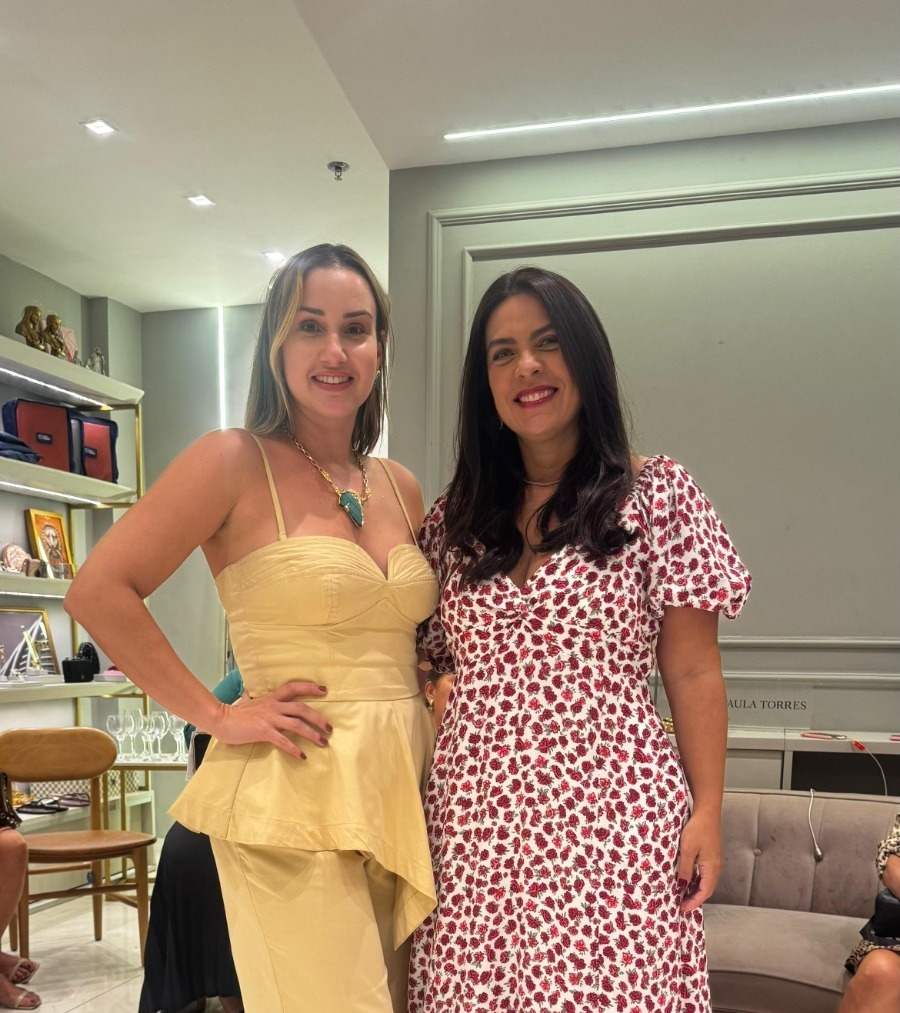 Maison Laíz De Monteê promove noite de autoconhecimento com taças, vinhos e reflexões guiadas por psicóloga