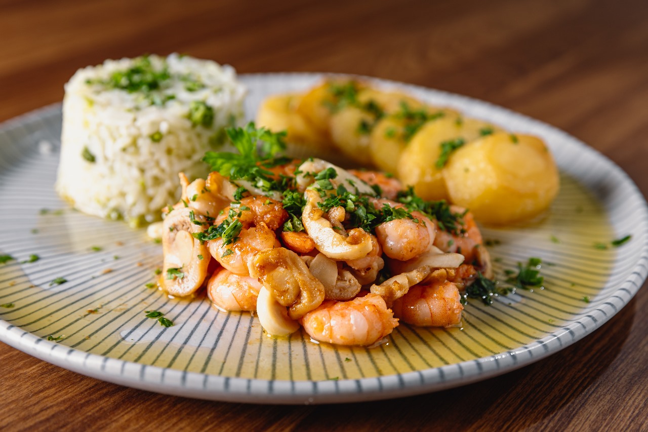 Santiago celebra o Salvador Restaurant Week com menu ibérico especial nas unidades do Shopping Barra e Clube Espanhol