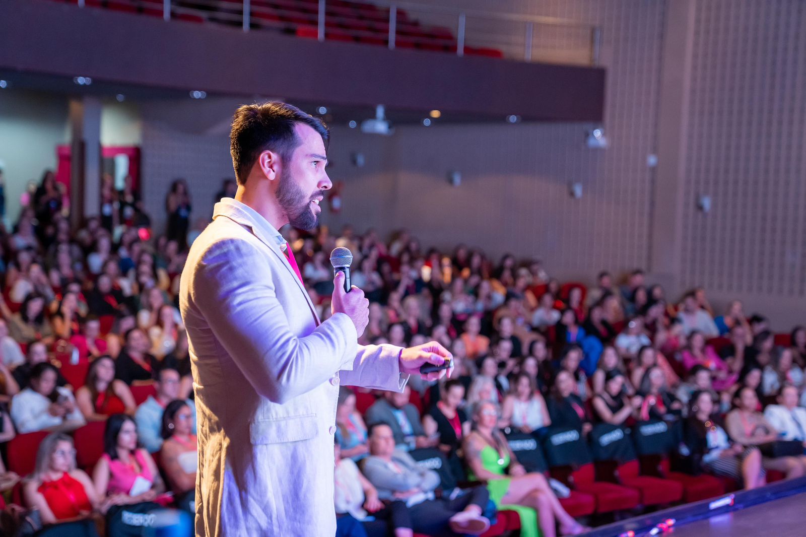 Dr. Henrique Cysneiros é destaque no Congresso Fullface 2025 com três palestras sobre avanços em harmonização facial