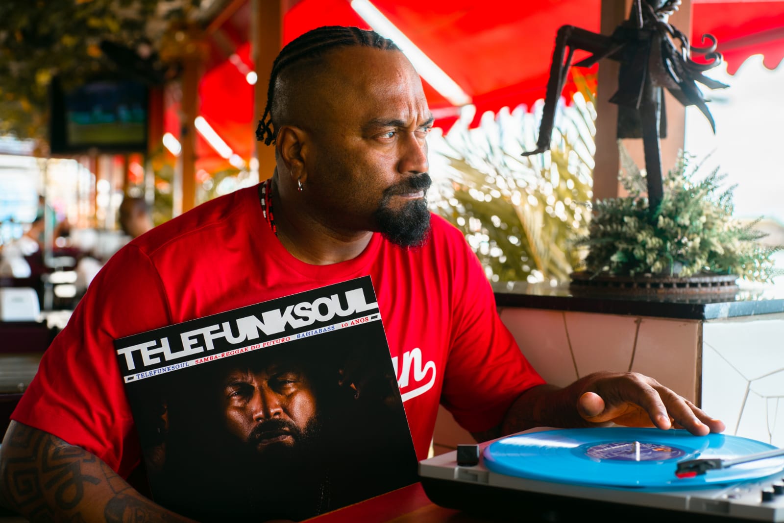 Telefunksoul lança vinil "Samba Reggae do Futuro" celebrando os 10 anos do movimento Bahia Bass