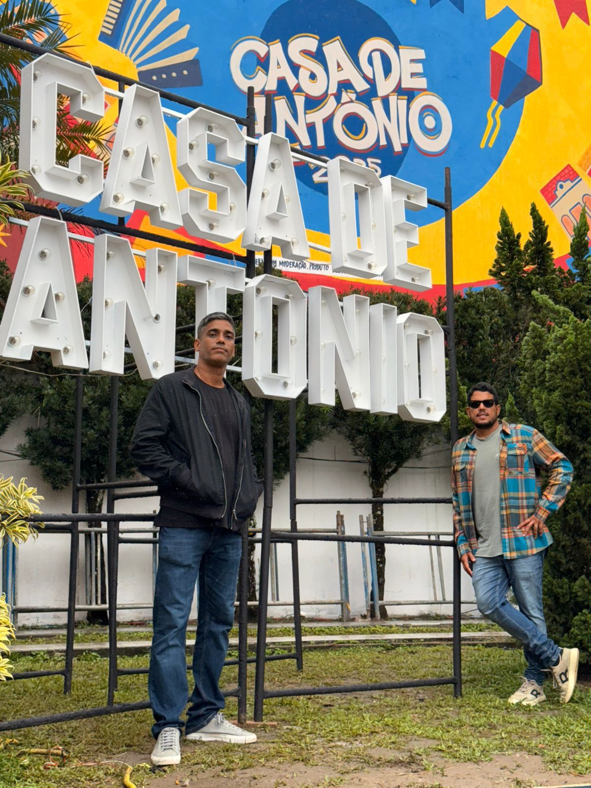 Blueartes assina cenografia sustentável da Casa de Antônio com proposta de upcycling criativo