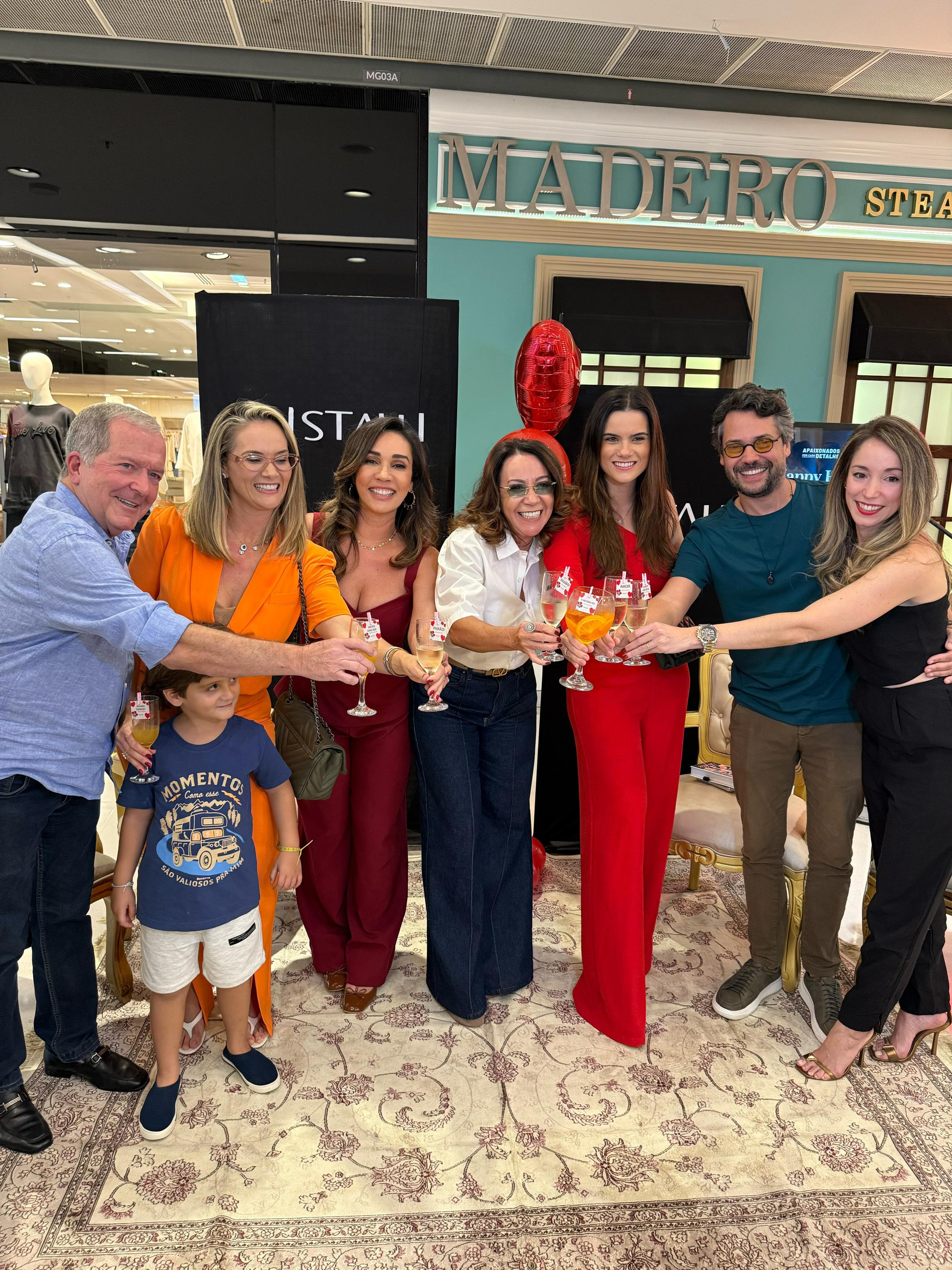 Ótica Cristalli celebrou amor com estilo no Shopping Barra