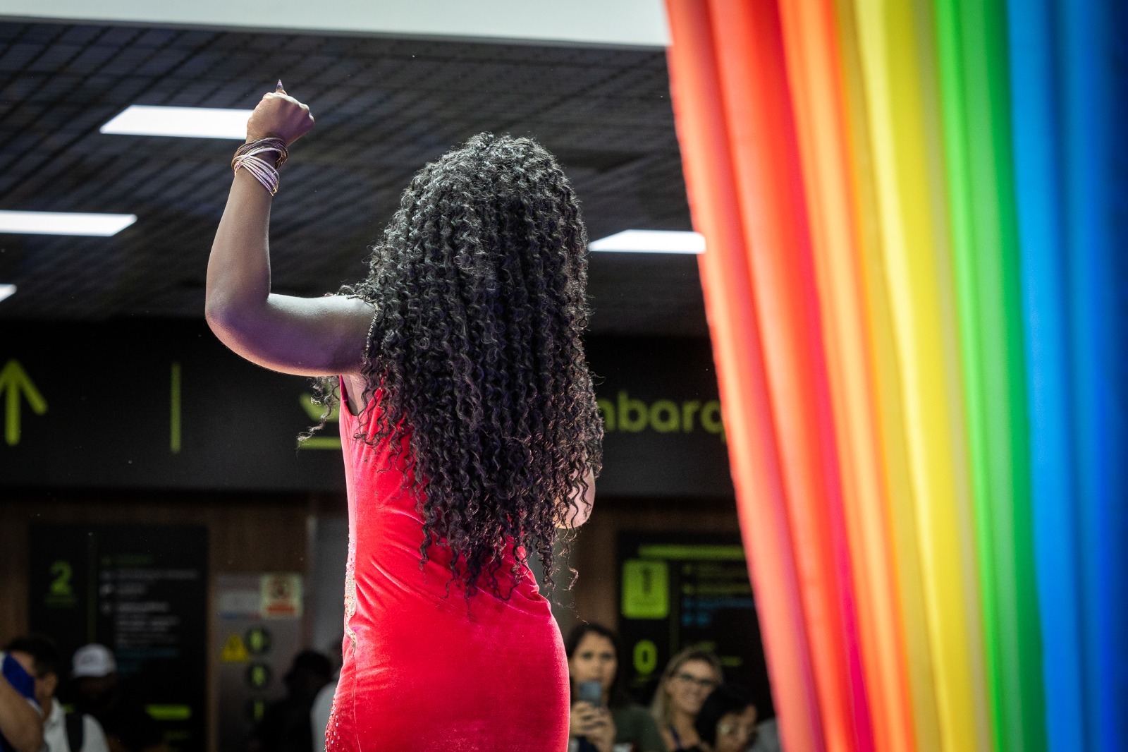 Runway Drag: batalha de lip sync reúne drag queens em evento inédito dentro de aeroporto brasileiro