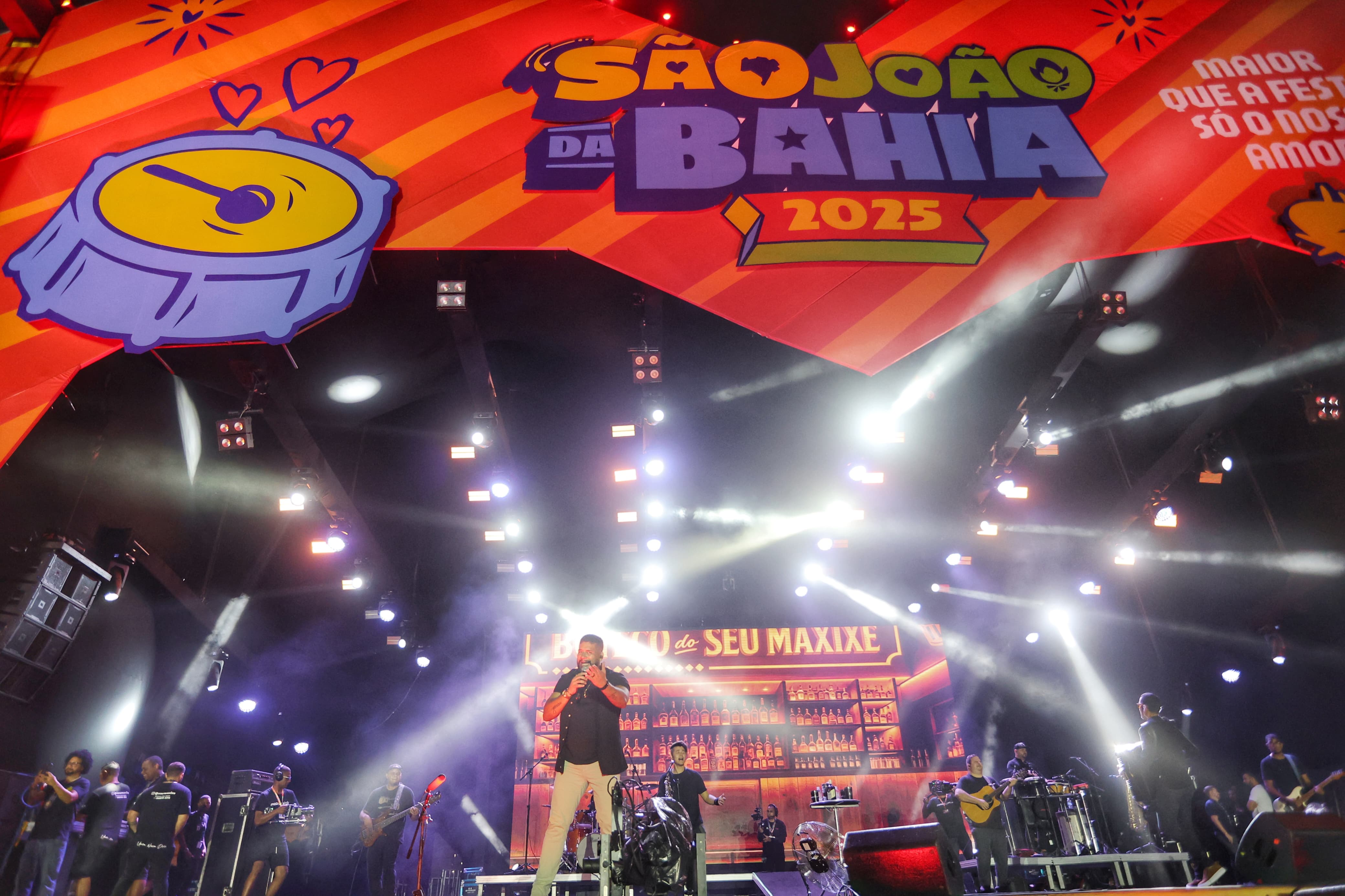 É o Tchan, Seu Maxixe e Péricles & Leonardo abrem o São João da Bahia 2025 no Parque de Exposições