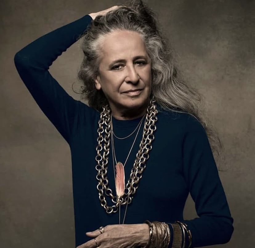 Maria Bethânia celebra 60 anos de carreira com turnê em três capitais brasileiras