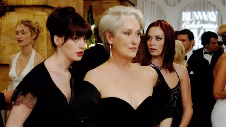 “O Diabo Veste Prada 2” ganha data de estreia: sequência chega aos cinemas em 2026