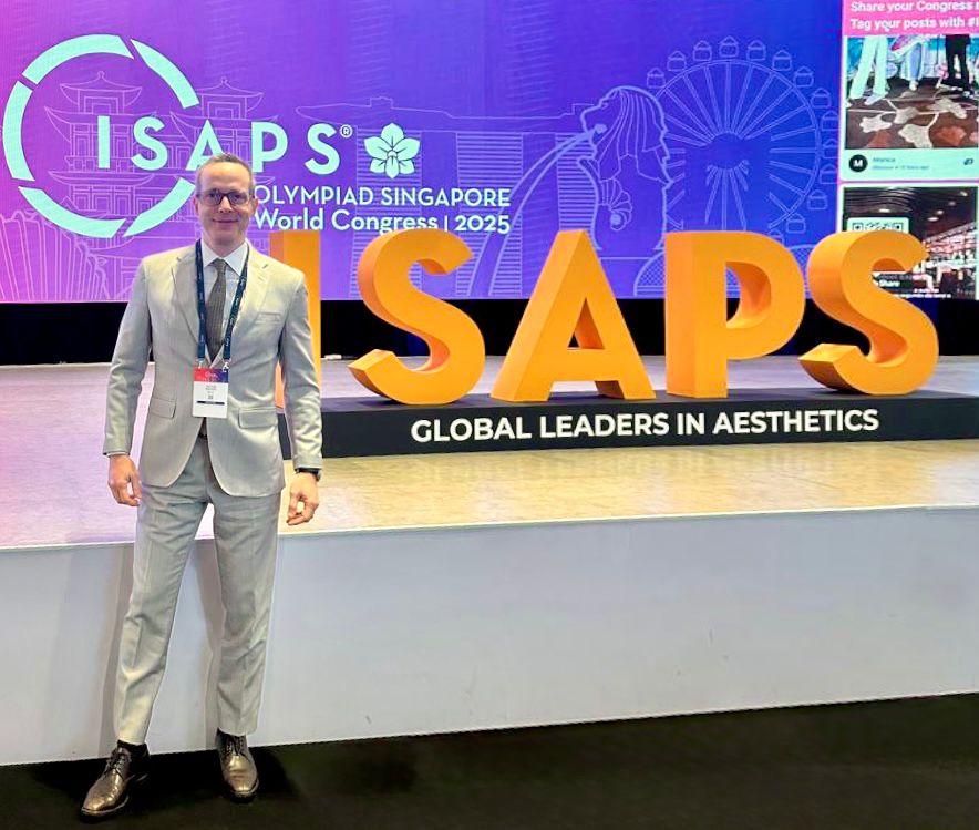 Sudeste asiático! Dr. Victor Pochat retorna de congresso em Singapura e descanso em Bali