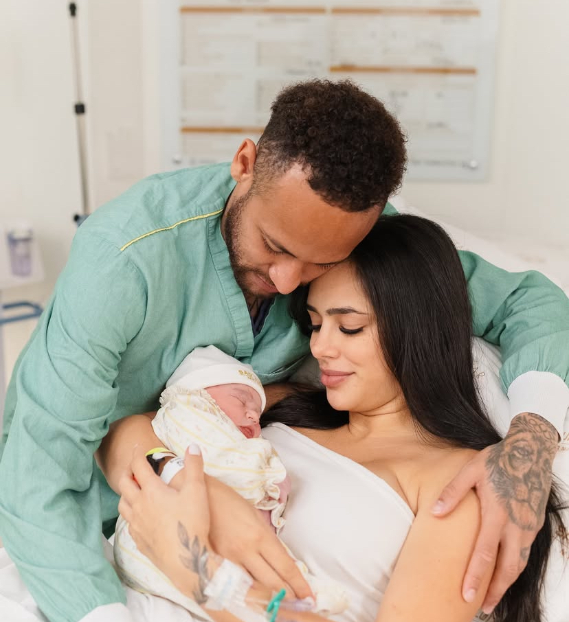 Bruna Biancardi publica primeiras fotos de Neymar com a filha Mel, nascida em São Paulo