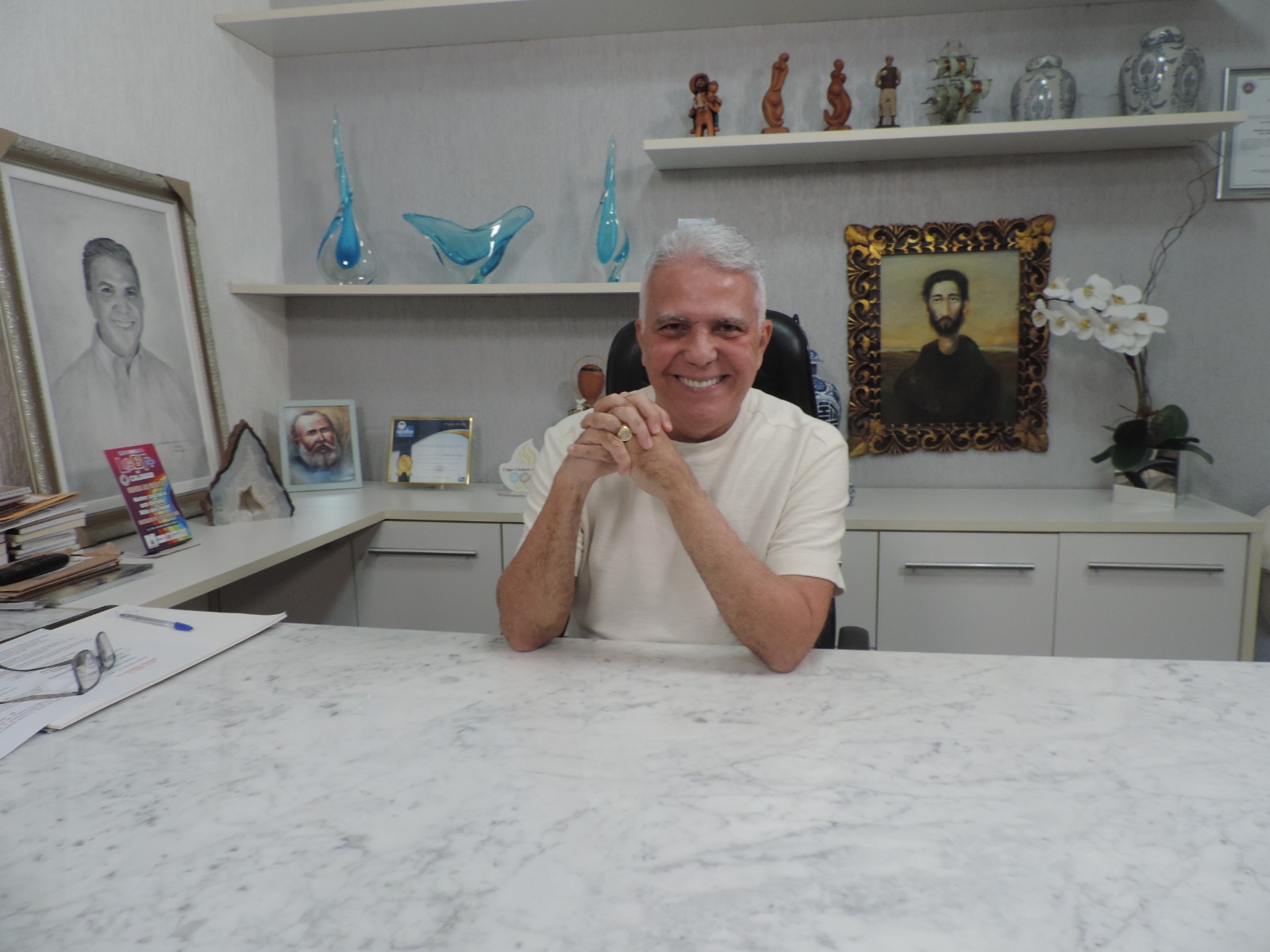 Cidade da Luz realiza jantar dançante com temática anos 1950 e pintura mediúnica de José Medrado