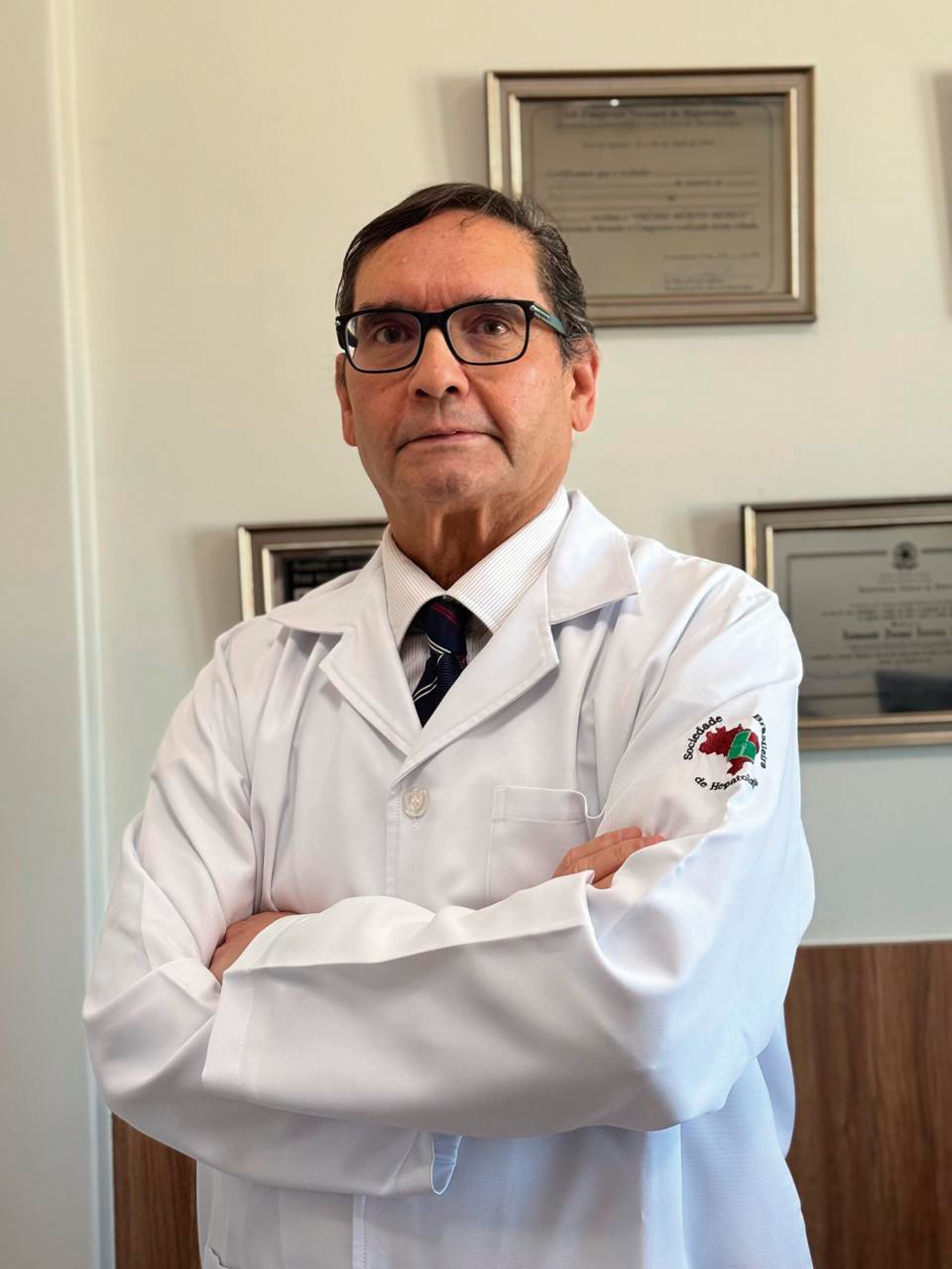 Dr. Raymundo Paraná é destaque da Sessão Aspas na edição 68 da Let’s Go Bahia