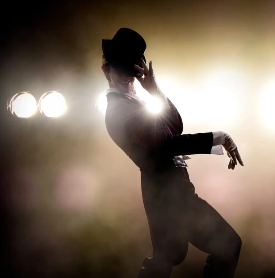 The Latvian promove noite especial inspirada na Broadway com espetáculo de dança e música neste sábado (26)