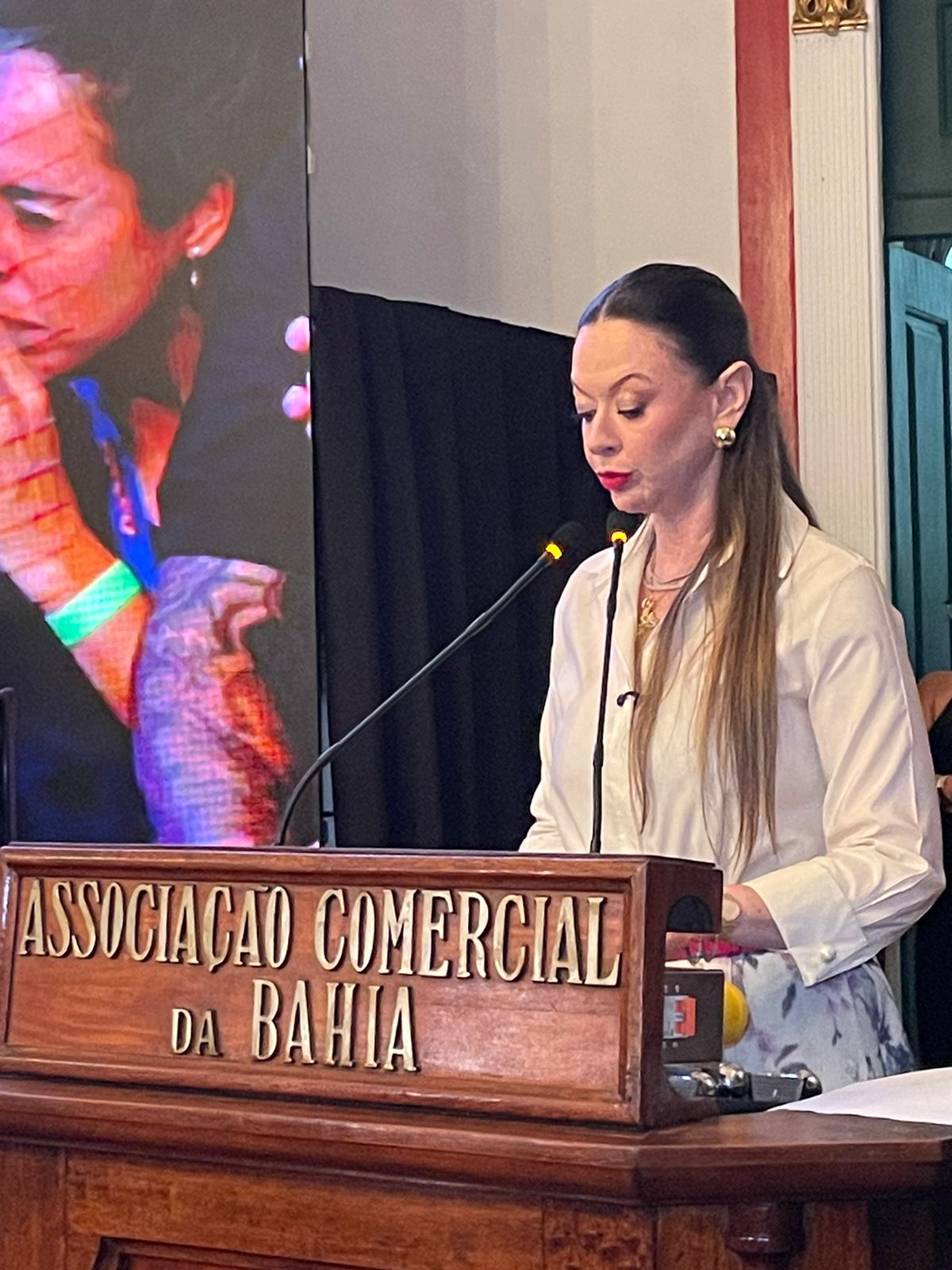 Isabela Suarez toma posse como presidente da ACB e reforça protagonismo feminino na entidade mais antiga do Brasil