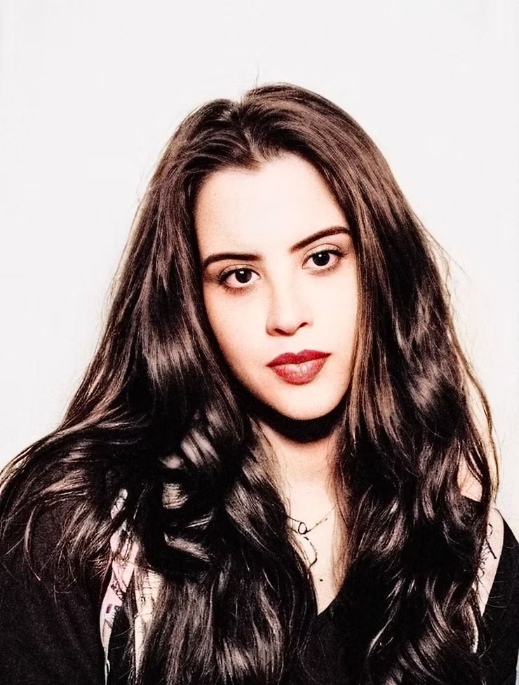 Vivian Veggari aposta na autenticidade e lança nova fase na carreira artística
