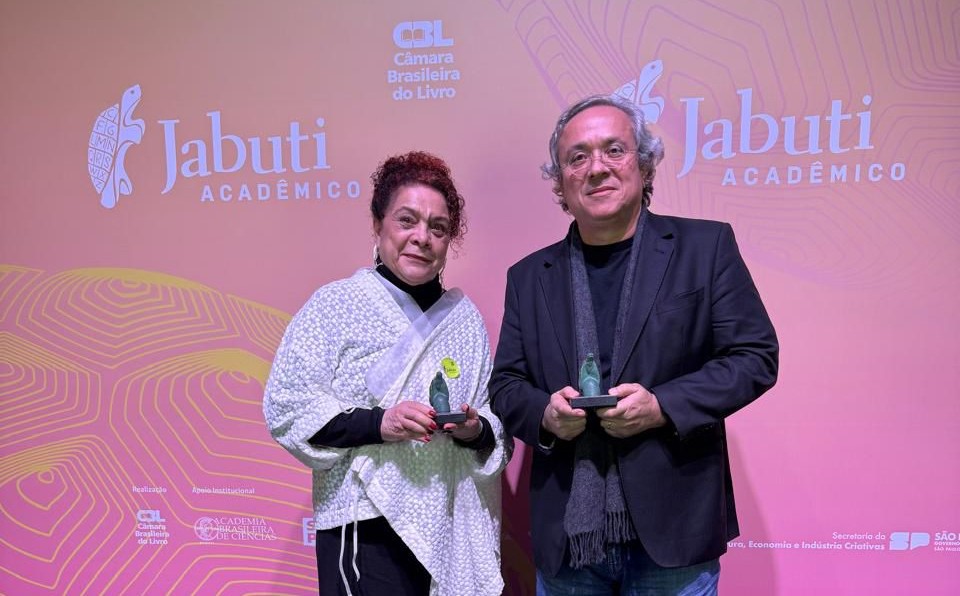 Filósofo e professor da UFBA, João Carlos Salles vence o Prêmio Jabuti Acadêmico na categoria Filosofia