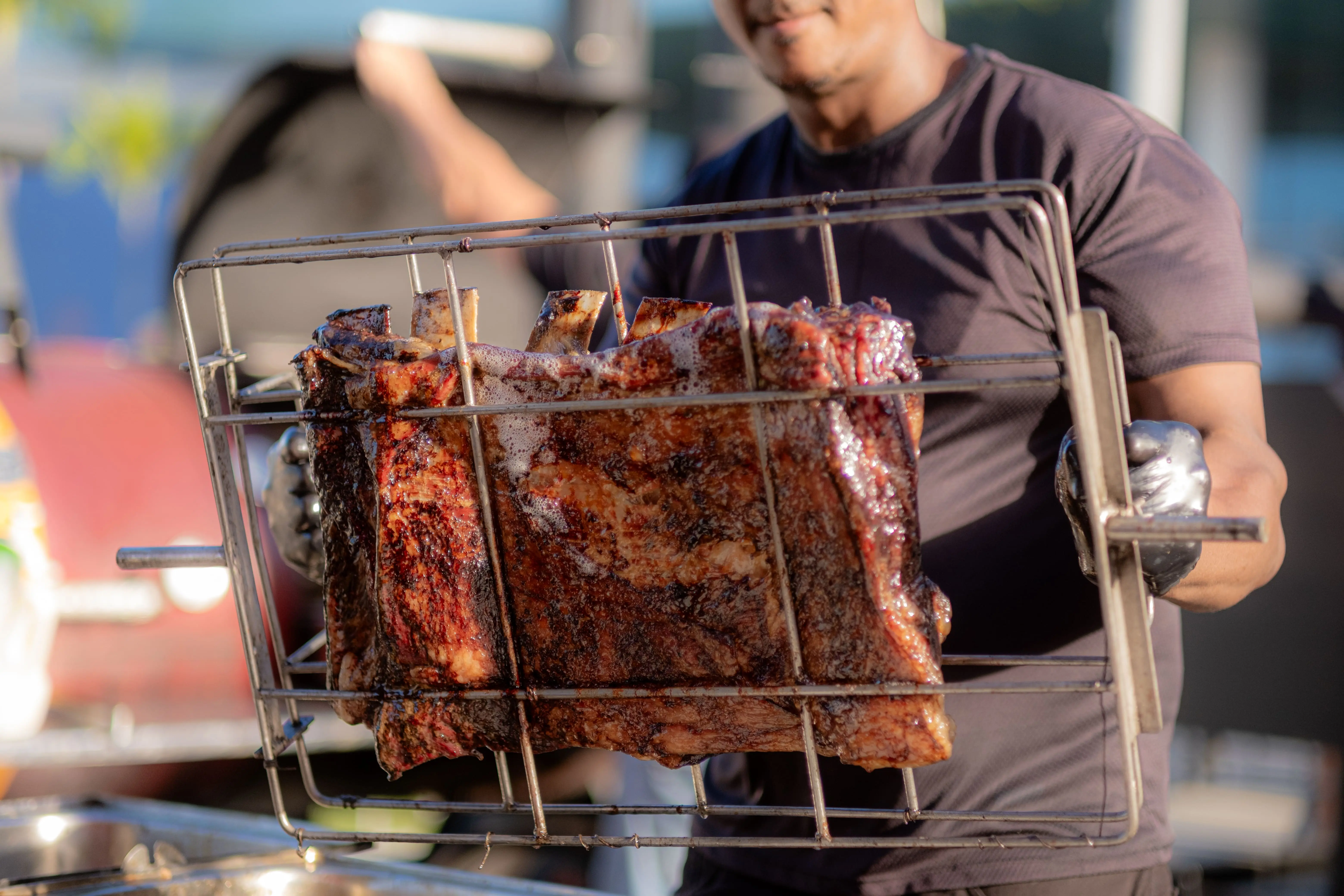 Salvador Norte celebra Dia dos Pais com churrasco ao vivo, música e diversão no Clube do Fogo