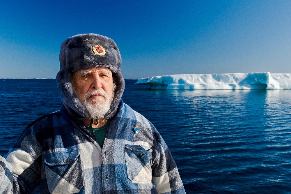 A bordo do veleiro Fraternidade, Aleixo Belov chega a Tiksi em nova etapa da Expedição Passagem Nordeste 2025