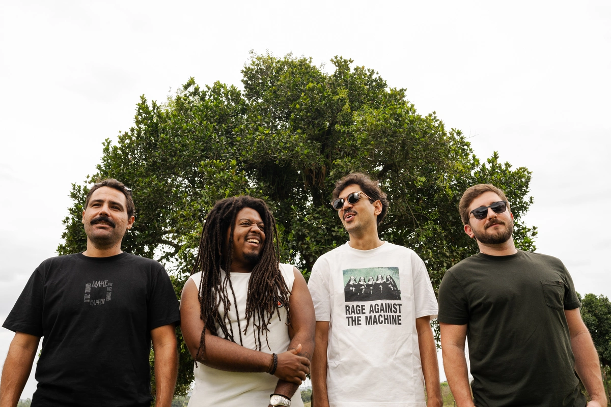 Seu Calixto encara o caos urbano em novo single “Preciso Viver Melhor”